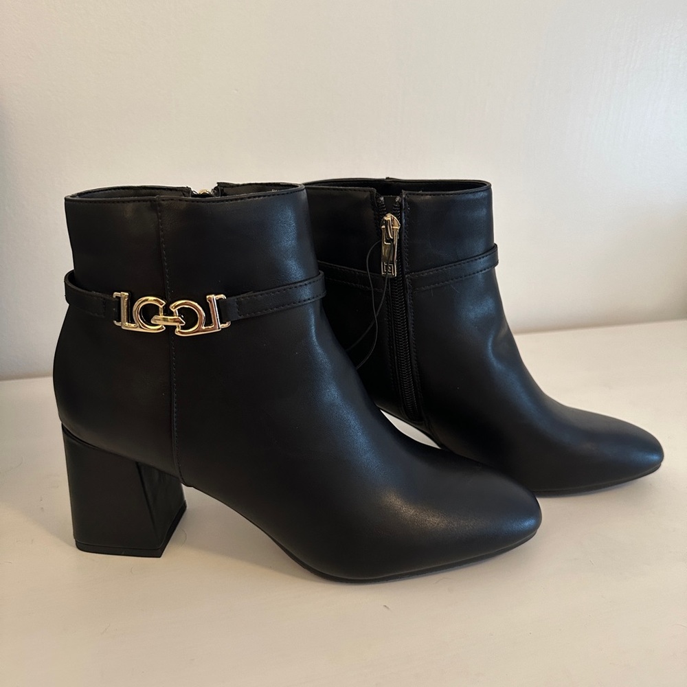Liz Claiborne Black Booties